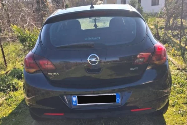 Auto in Vendita a Tirana - 2,900 Euro