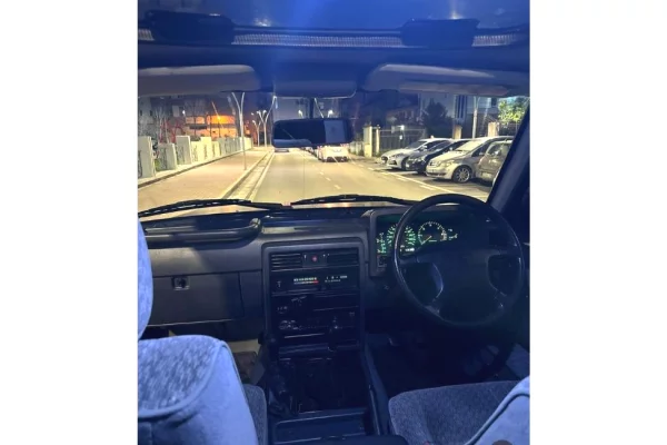 Auto in Vendita a Berat, Nissan, 1996 Diesel,Kambio Manual Pagamento 15,800  Euro.