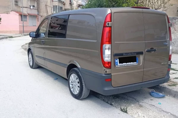 Auto in Vendita a Valona - 11,700 Euro
