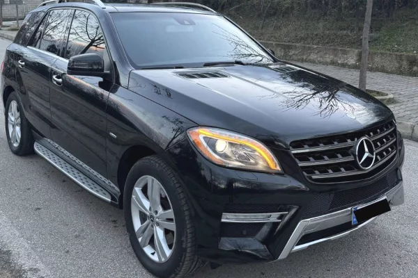 Auto in Vendita a Tirana - 13,300 Euro