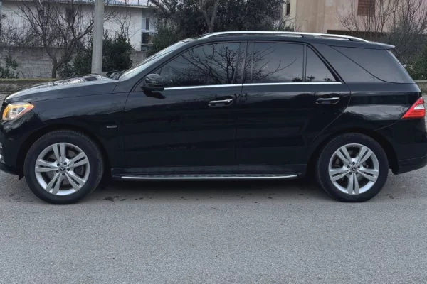 Auto in Vendita a Tirana - 13,300 Euro