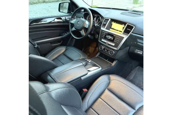 Auto in Vendita a Tirana - 13,300 Euro