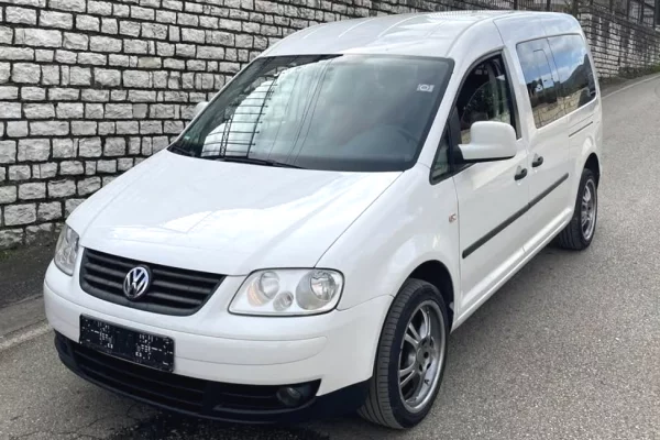 Auto in Vendita a Tirana - 6,800 Euro