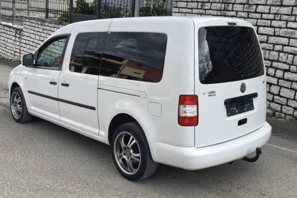 Auto in Vendita a Tirana - 6,800 Euro