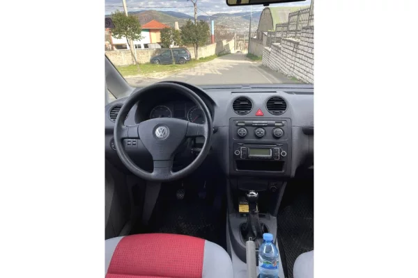 Auto in Vendita a Tirana - 6,800 Euro