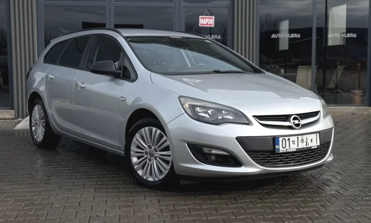 Auto in Vendita a Pristina, Opel, 2016 Diesel,Kambio Automatik Pagamento 6,900  Euro.