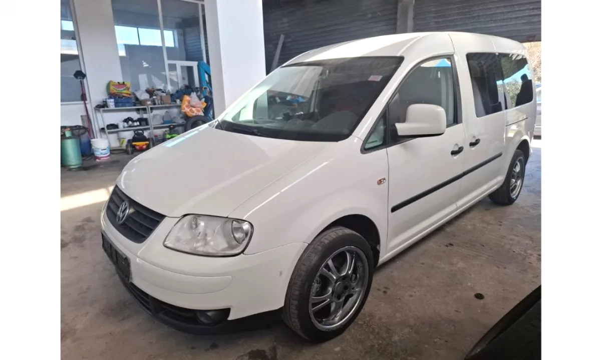 Auto in Vendita a Tirana, Volkswagen, 2008 Diesel,Kambio Manual Pagamento 6,800  Euro.