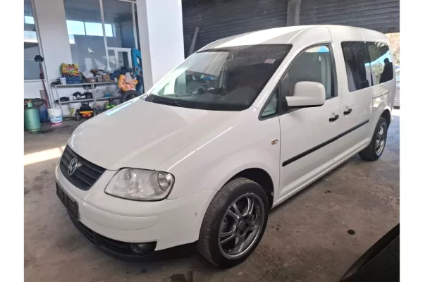 Auto in Vendita a Tirana - 6,800 Euro