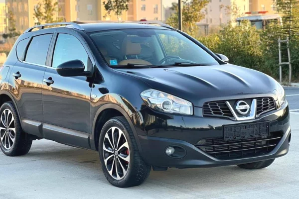 Makina ne shitje ne Tirane - 7,200 Euro