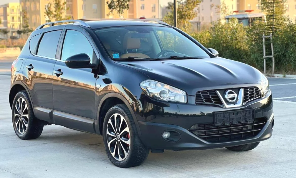 Makina ne shitje ne Tirane, Nissan, 2012 Diesel,Kambio Automatik Pagesa 7,200  Euro.