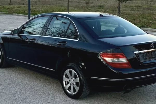 Auto in Vendita a Tirana - 5,500 Euro