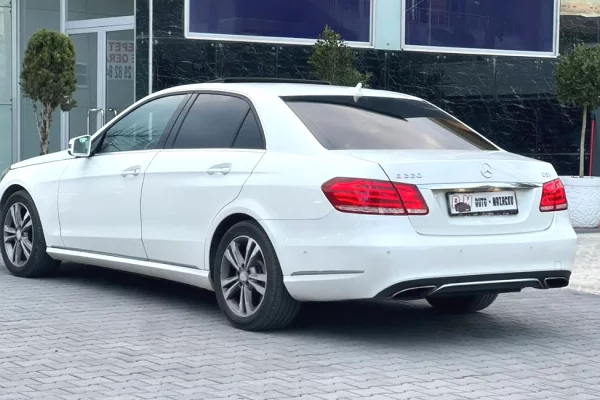 Auto in Vendita a Fier - 11,000 Euro