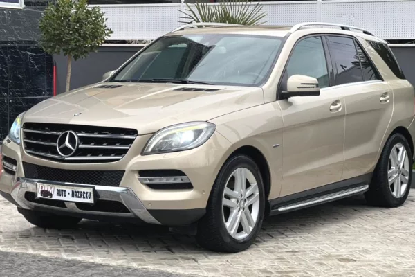 Auto in Vendita a Fier - 12,500 Euro