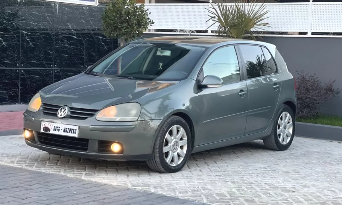 Makina ne shitje ne Fier, Volkswagen, 2004 Diesel,Kambio Manual Pagesa 3,200  Euro.
