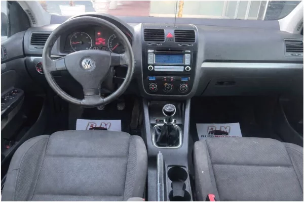 Makina ne shitje ne Fier - 3,200 Euro