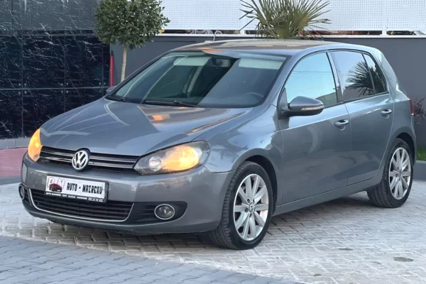 Makina ne shitje ne Fier - 4,500 Euro