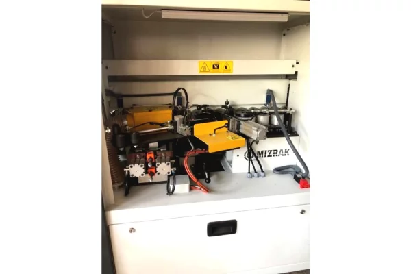 Strumenti di lavoro a Tirana - 10,700 Euro