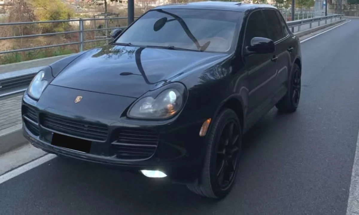 Makina ne shitje ne Berat, Porsche, 2009 gasoline-gas,Kambio Automatik Pagesa 6,200  Euro.