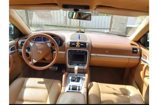 Makina ne shitje ne Berat, Porsche, 2009 gasoline-gas,Kambio Automatik Pagesa 6,200  Euro.