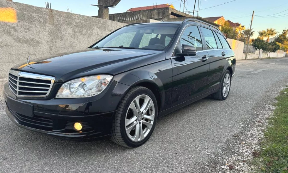 Auto in Vendita a Tirana, Mercedes-Benz, 2010 Diesel,Kambio Automatik Pagamento 5,800  Euro.