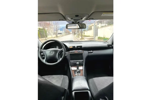 Makina ne shitje ne Tirane - 3,900 Euro