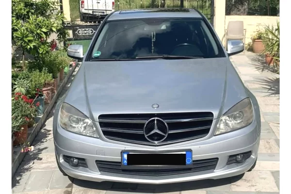 Auto in Vendita a Fier - 7,000 Euro