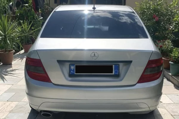 Auto in Vendita a Fier - 7,000 Euro