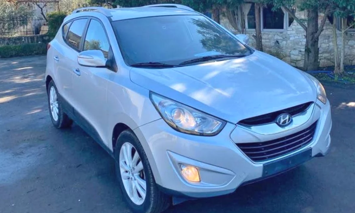 Makina ne shitje ne Tirane, Hyundai, 2013 Diesel,Kambio Automatik Pagesa 6,900  Euro.