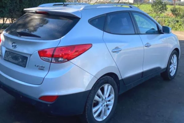 Makina ne shitje ne Tirane - 6,900 Euro