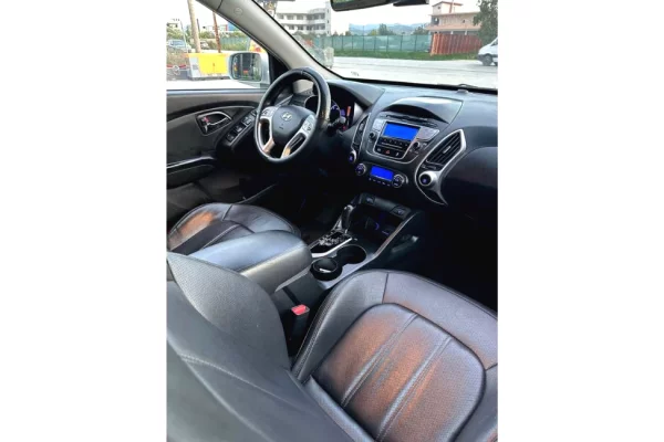 Makina ne shitje ne Tirane - 6,900 Euro