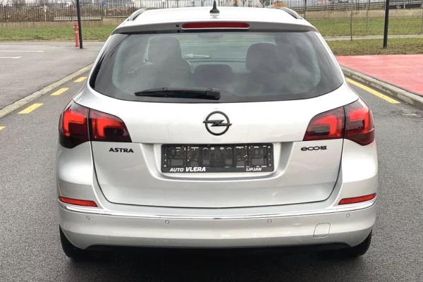 Auto in Vendita a Prizren, Opel, 2016 Diesel,Kambio Manual Pagamento 6,900  Euro.