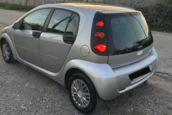 Auto in Vendita a Elbasan - 1,980 Euro