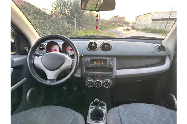 Auto in Vendita a Elbasan - 1,980 Euro