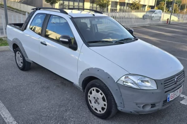 Makina ne shitje ne Tirane - 7,300 Euro