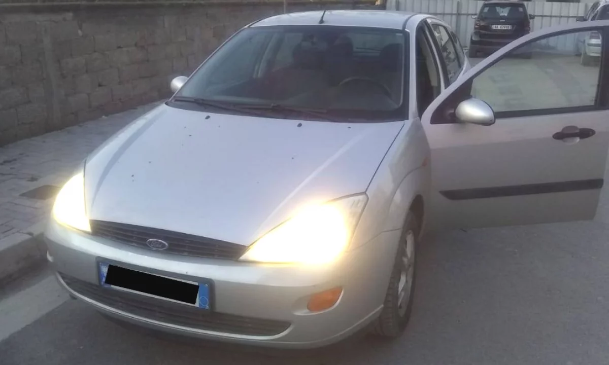 Auto in Vendita a Kruja, Ford, 2003 Benzine,Kambio Manual Pagamento 1,200  Euro.