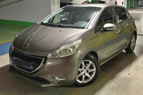 Makina ne shitje ne Tirane - 5,200 Euro