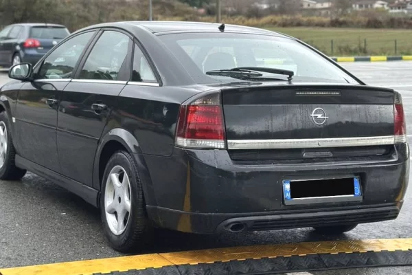 Auto in Vendita a Tirana - 1,800 Euro