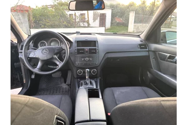 Makina ne shitje ne Tirane - 5,500 Euro