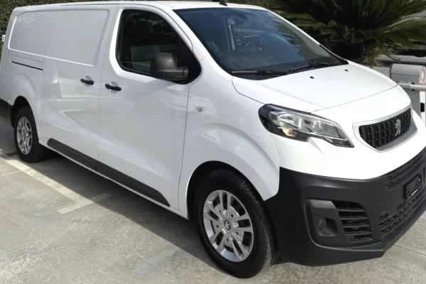 Auto in Vendita a Tirana - 13,500 Euro