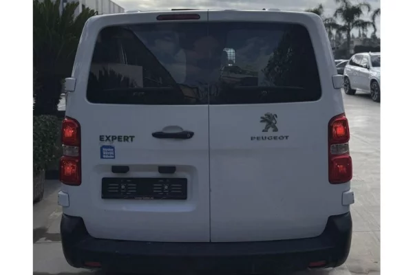 Auto in Vendita a Tirana - 13,500 Euro