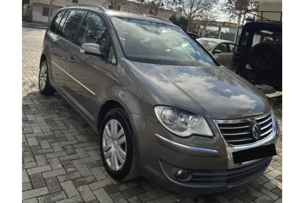 Auto in Vendita a Tirana - 5,300 Euro