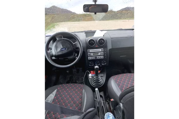 Auto in Vendita a Tirana - 2,250 Euro