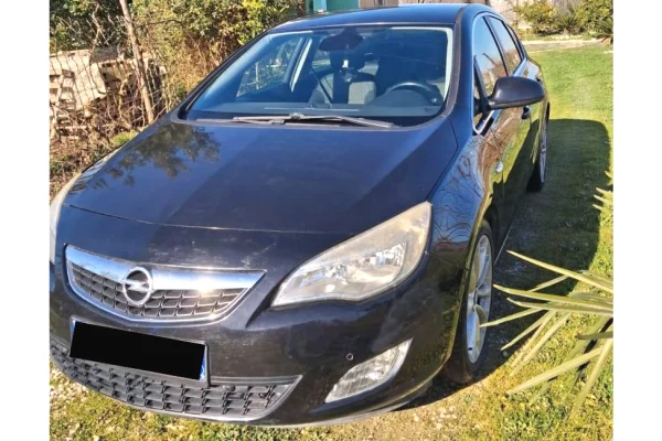 Auto in Vendita a Tirana - 2,900 Euro