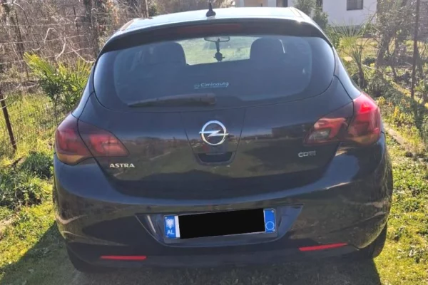 Auto in Vendita a Tirana - 2,900 Euro