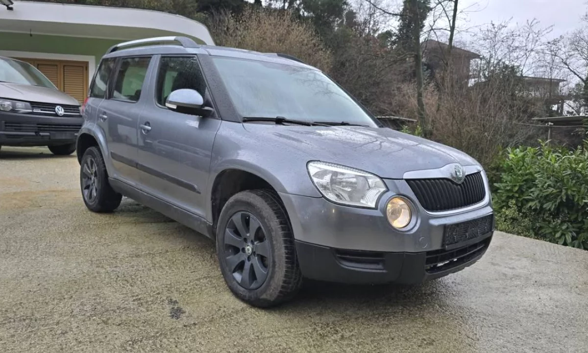 Auto in Vendita a Tirana, Skoda, 2012 Benzine,Kambio Manual Pagamento 5,300  Euro.