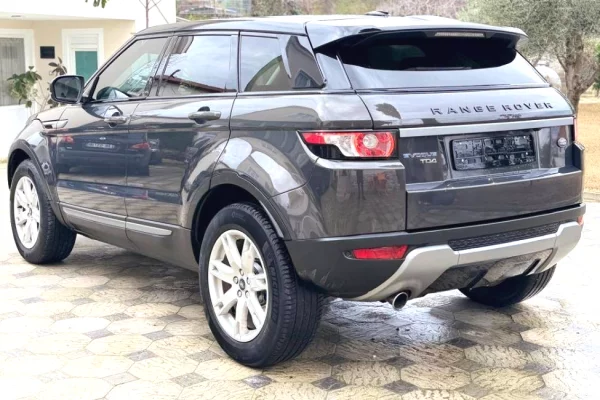 Makina ne shitje ne Tirane - 9,800 Euro