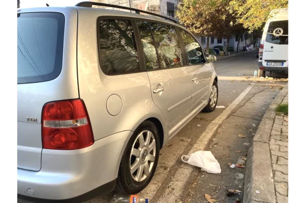 Auto in Vendita a Tirana - 2,900 Euro