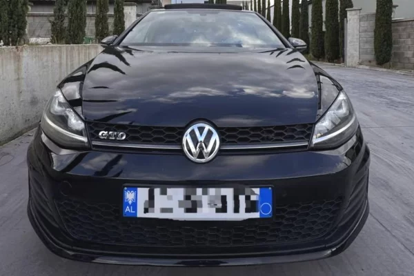 Makina ne shitje ne Tirane - 11,000 Euro