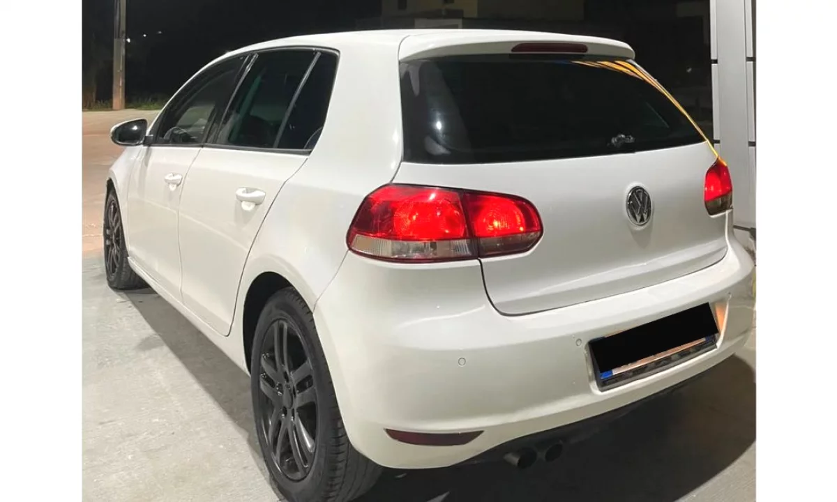 Auto in Vendita a Tirana, Volkswagen, 2009 Diesel,Kambio Manual Pagamento 3,600  Euro.