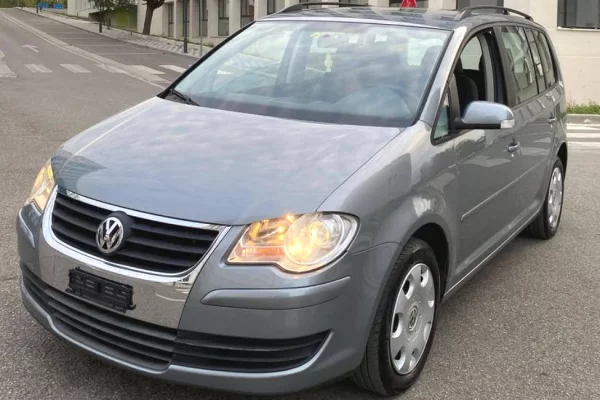 Auto in Vendita a Tirana - 5,300 Euro